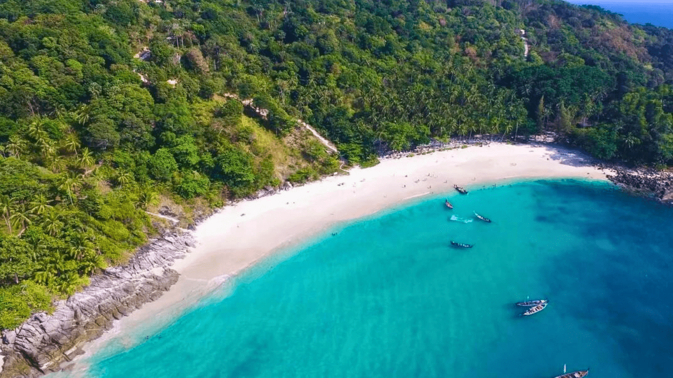 Freedom Beach (Пляж Свободы) аренда авто Пхукет