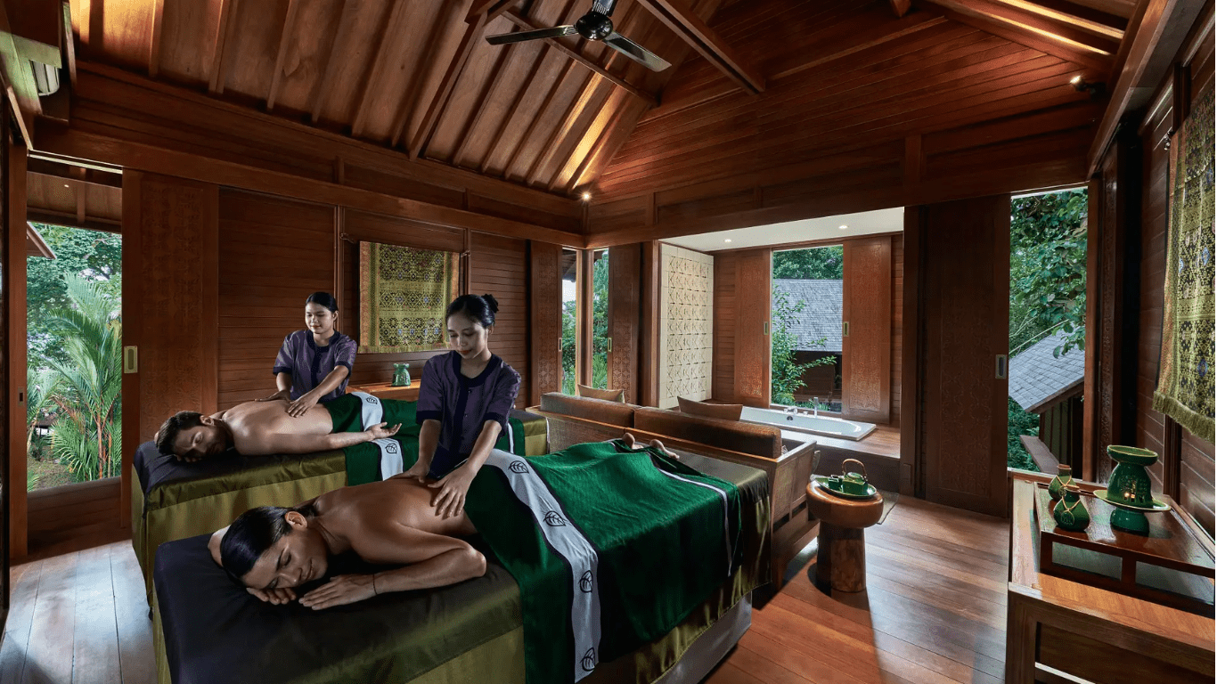 Banyan Tree Spa Phuket Лучшие Спа центры Пхукет пару мужчина девушка в Спа Центра на Пхукете 